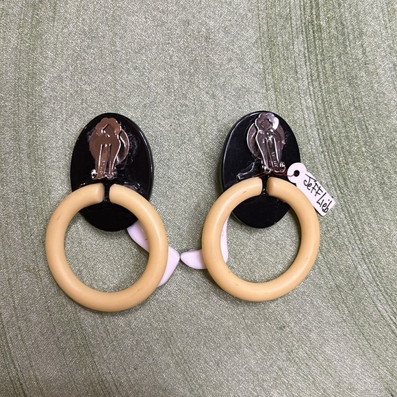 Funky 80s clip on earrings - Picture 3 of 4